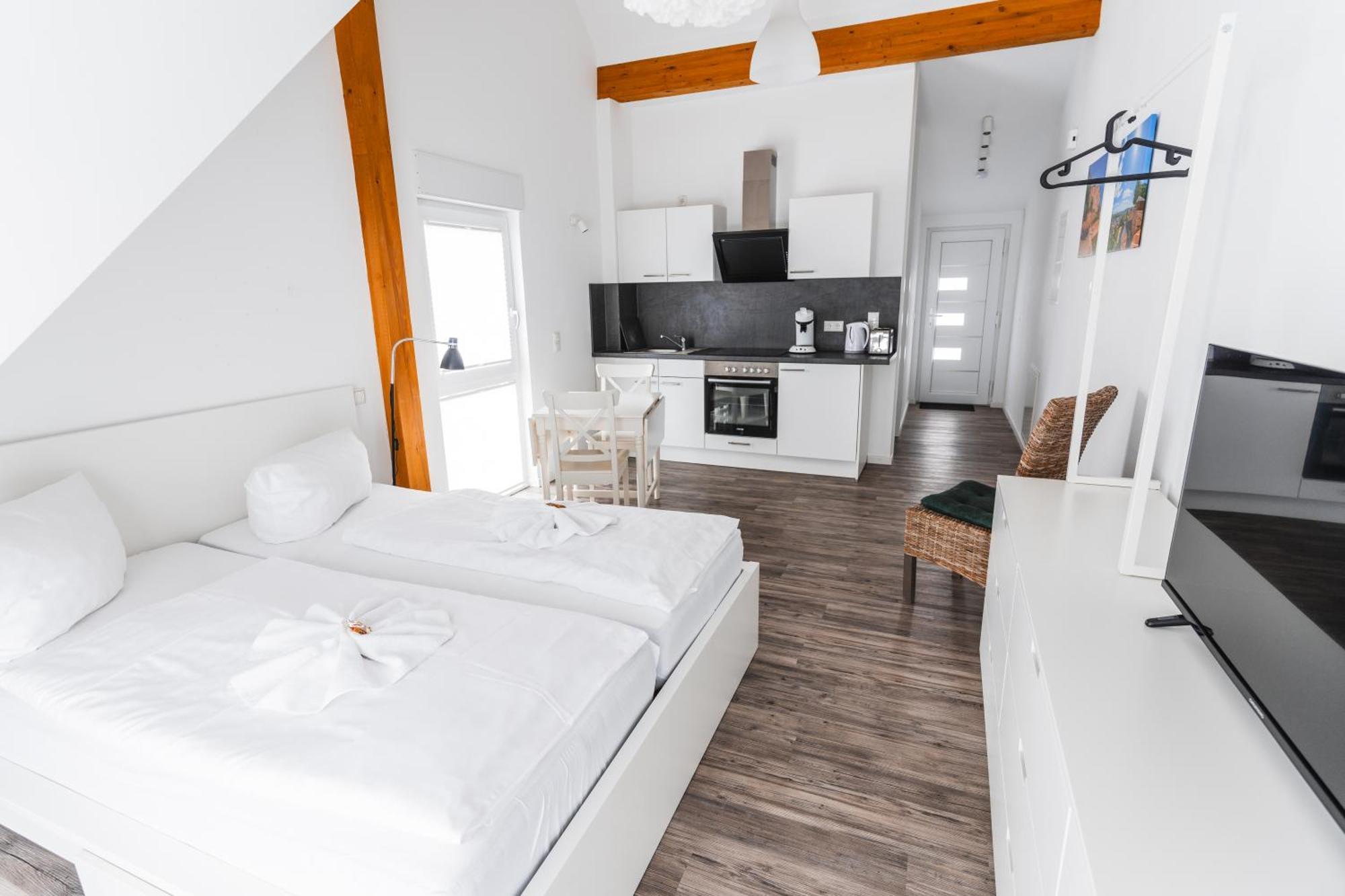 Hotel Apartments Restaurant Cala Luna Marburg Εξωτερικό φωτογραφία